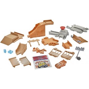 GeeksHive Disney Pixar Cars 3 Thunder Hollow Challenge Playset